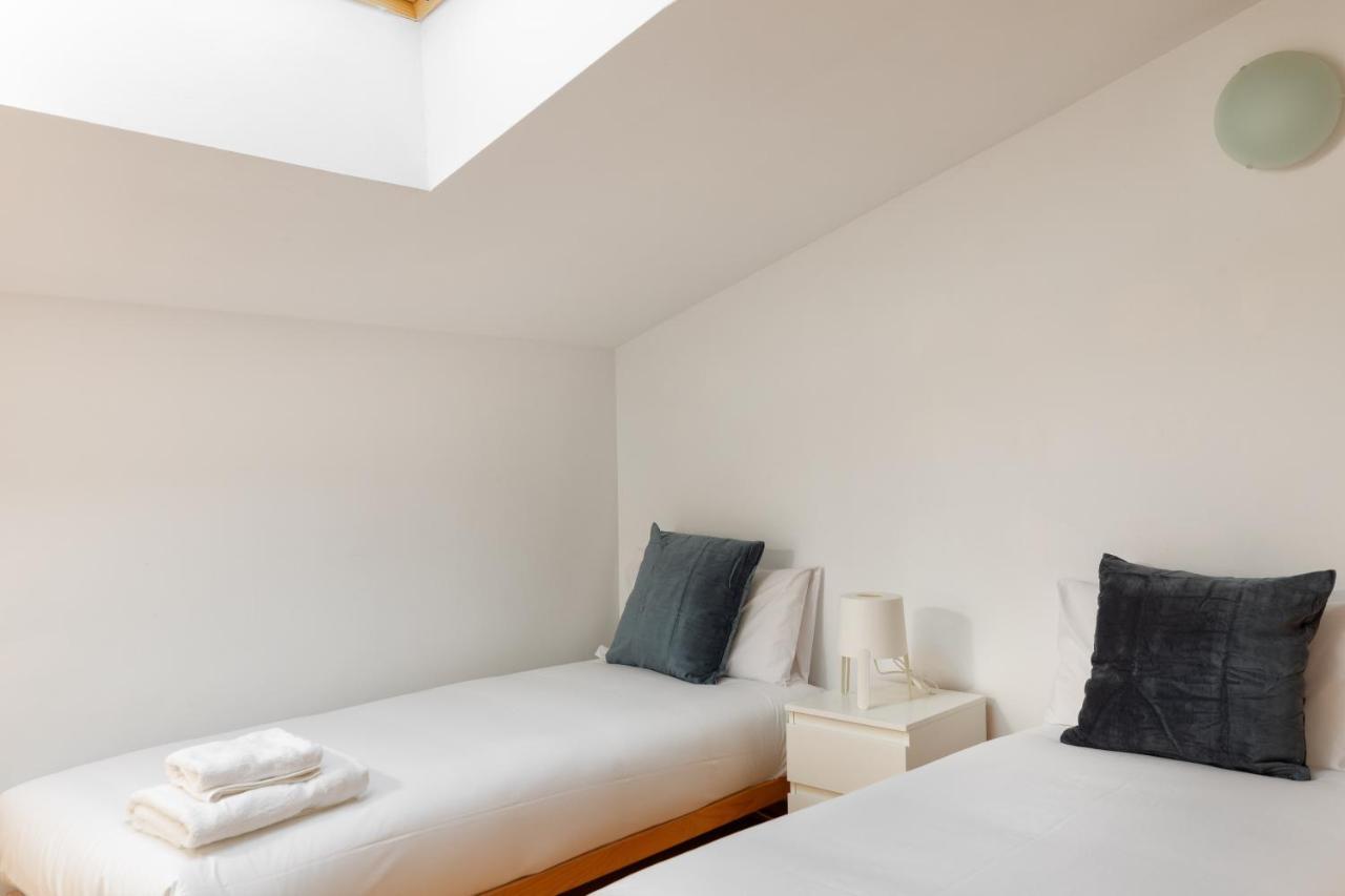 Flateli Cort Reial 7 Apartment ชีโรนา ภายนอก รูปภาพ